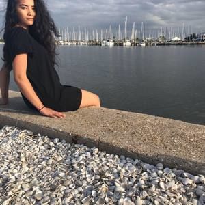 Meet your Posher, Hannah sophia